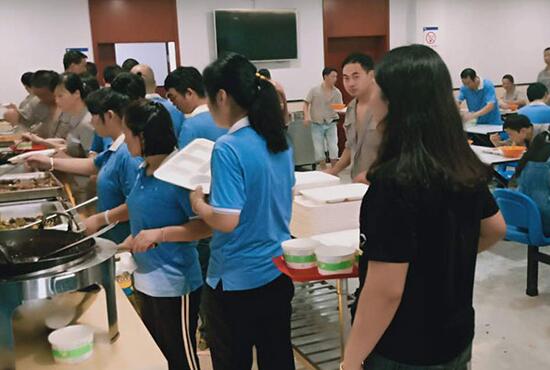 食堂承包公司不榨取員工伙食費(fèi)靠什么賺錢？