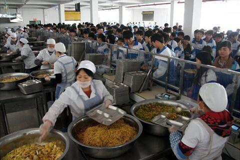 學(xué)校食堂承包這個近乎被壟斷的賺錢生意，如今卻“開不下去”？