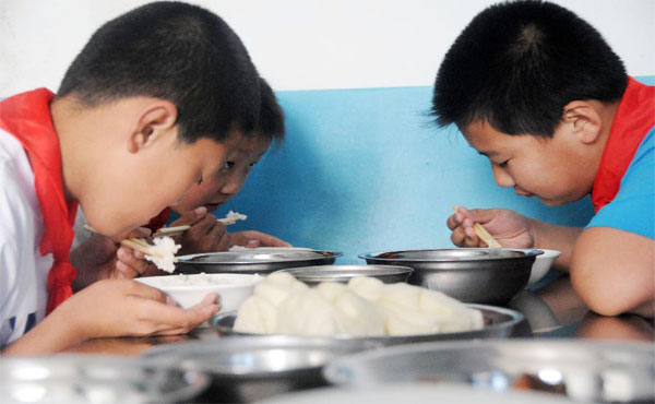 學(xué)生營(yíng)養(yǎng)餐配送變成了“問題餐”